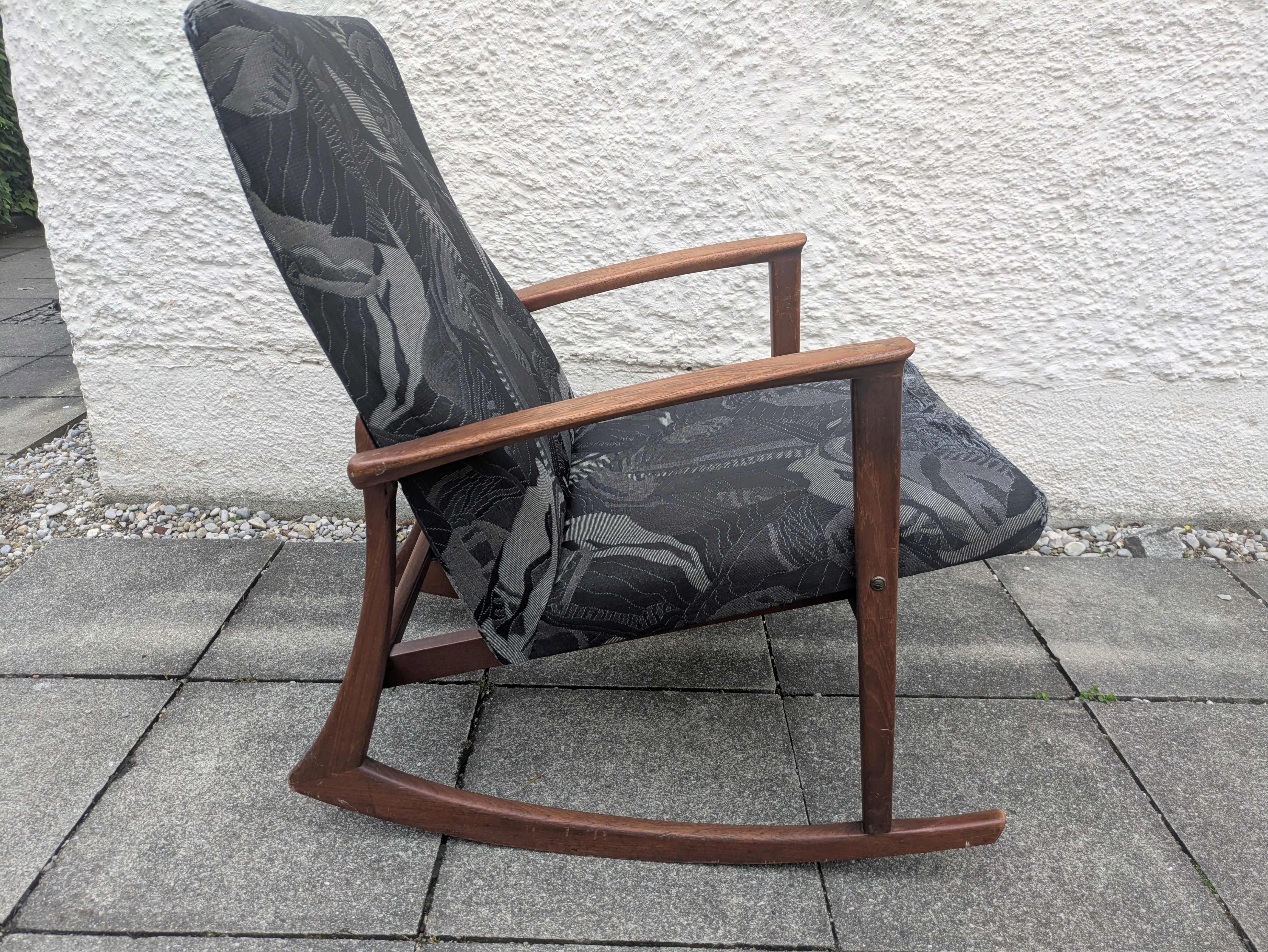 1748194990-Rocker6.jpg 1748194990-Rocker6.jpg