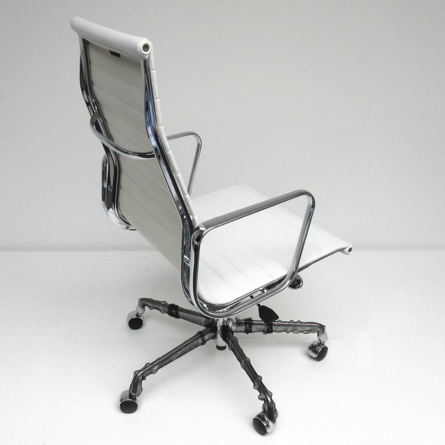 EA119 Charles and Ray Eames Vitra White Leather