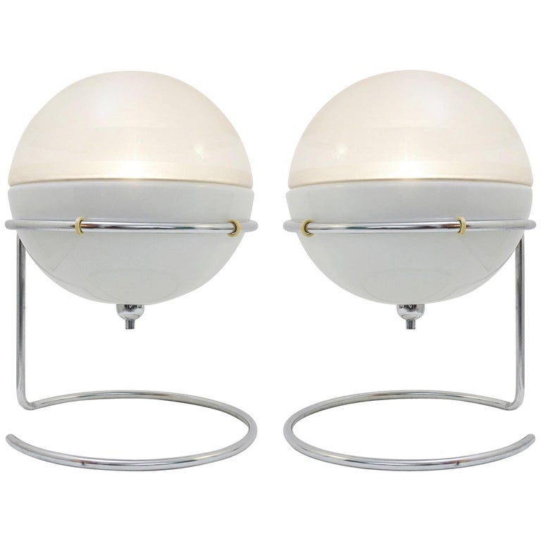 Pair of “Focus” table lamps, 1968.