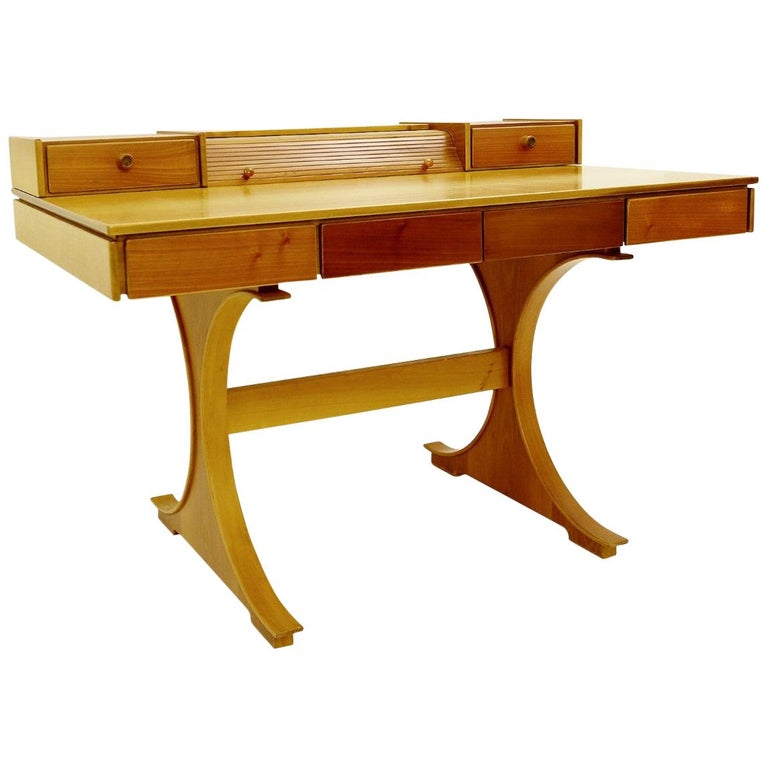 “530 Desk” by Gianfranco Frattini, 1960s