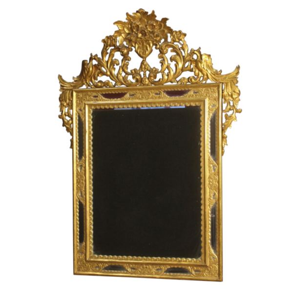 Spanish mirror in gilded wood Spanish mirror in gilded wood