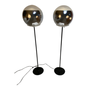 Eye catching floor lamp