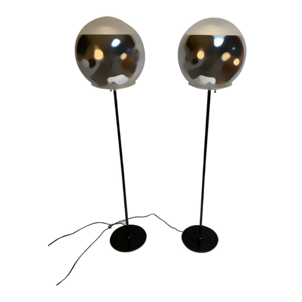 Eye catching floor lamp