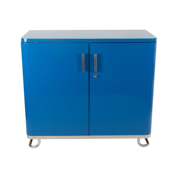 Bauhaus closet in blue