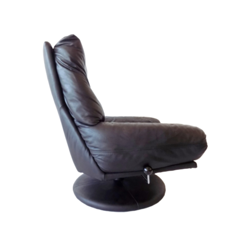 Rolf Benz black leather loungechair 80s