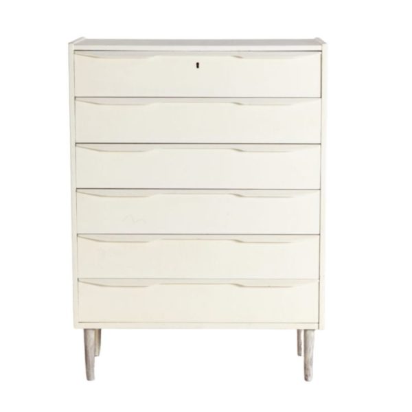 Chest of drawers painted in white