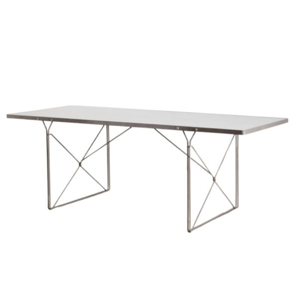 Niels Gammelgaard moment dining table
