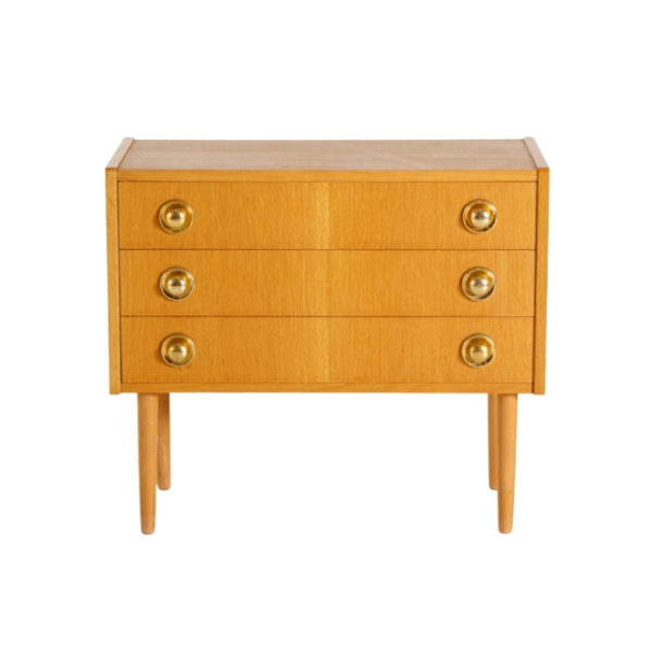 TINY OAK DRESSER
