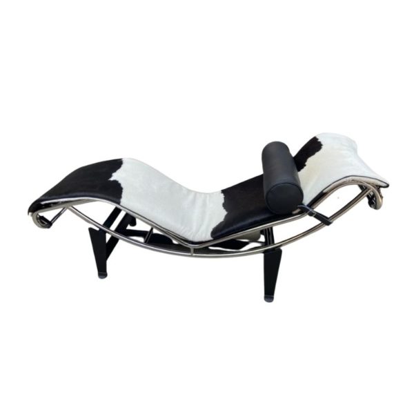 LC4 Pony lounge chair black and white 2 - Le Corbusier and Charlotte Perriand Edition Cassina Circa 2016