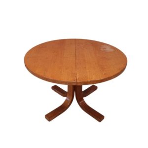 Solid oak t40 table with duck foot and extensions, late 1970's