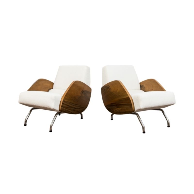 Pair of white Bouclé mid-century lounge chairs “360” by Janusz Rózanski, 1950’s