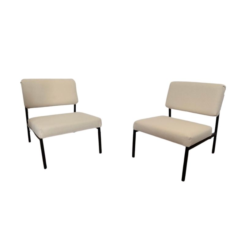 Pair of lounge chair by Matco