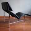 Tord Björklund Skye Chaiselongue, black Leather and Chrome
