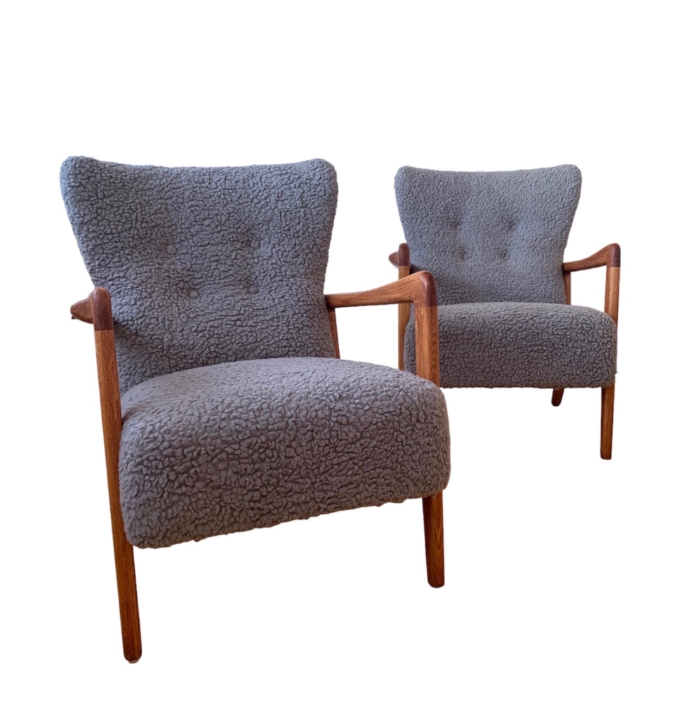 Pair of Lambswool Armchairs by Fritz Hansen