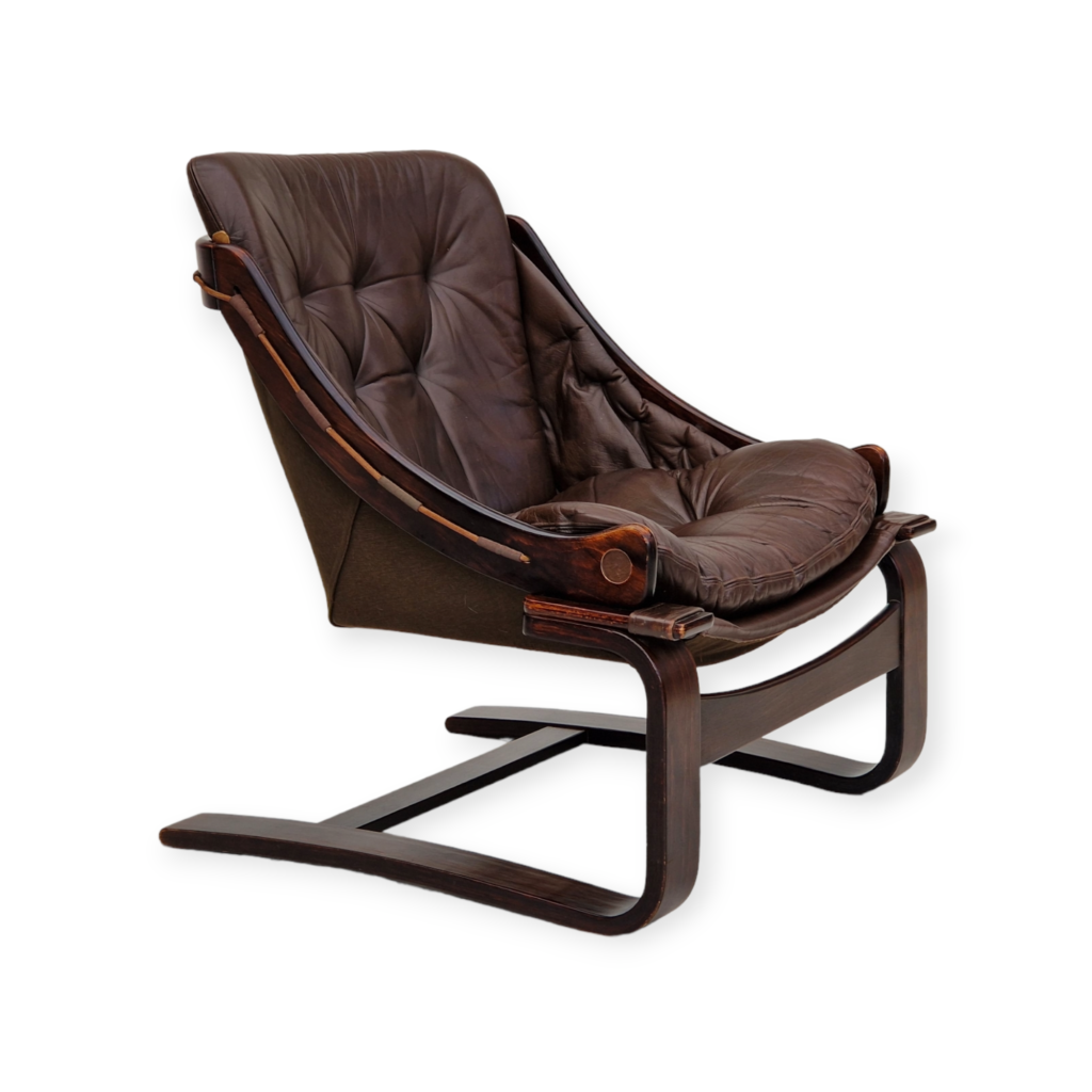 1970s, brown leather lounge chair by Ake Fribytter for Nelo Sweden.