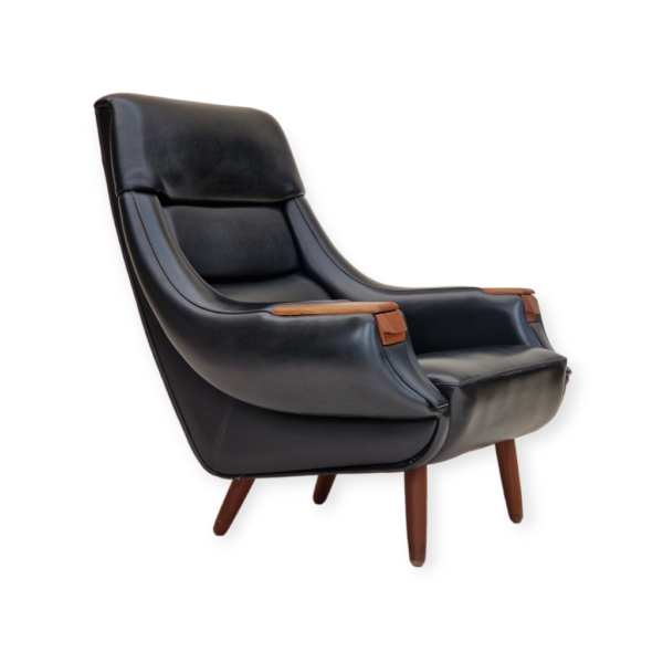 1970s, Danish design by Henry Walter Klein for Bramin Møbler, armchair in original good condition. 1970s, Danish design by Henry Walter Klein for Bramin Møbler, armchair in original good condition.
