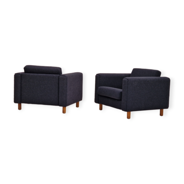 Danish set of 2 armchairs by H.J. Wegner, Model GE300 for Getama, 1968.
