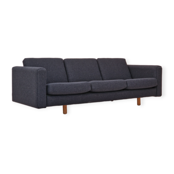 Danish reupholstered sofa, model GE300 by H.J. Wegner, 1968