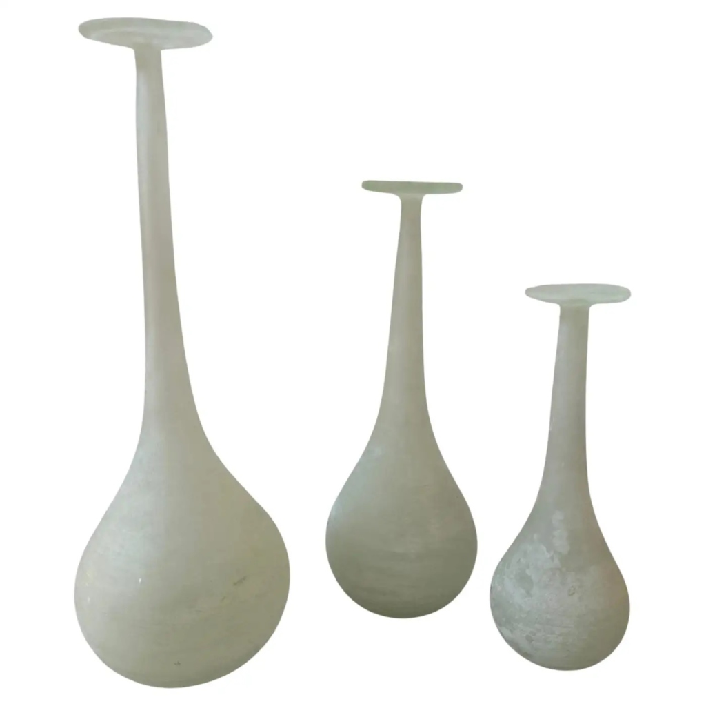 Set of Three 1980s Cenedese White Scavo Murano Glass Soli Flower Vases