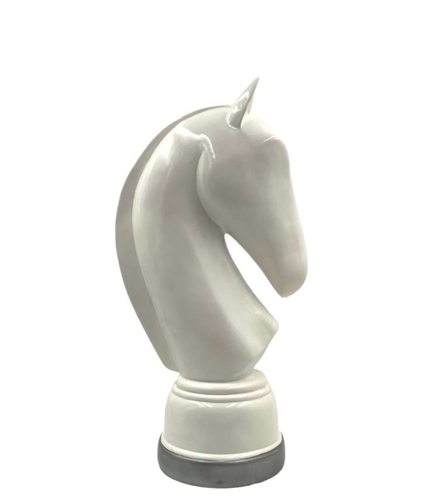 White resin chess horse sculpture, Italy 1970s