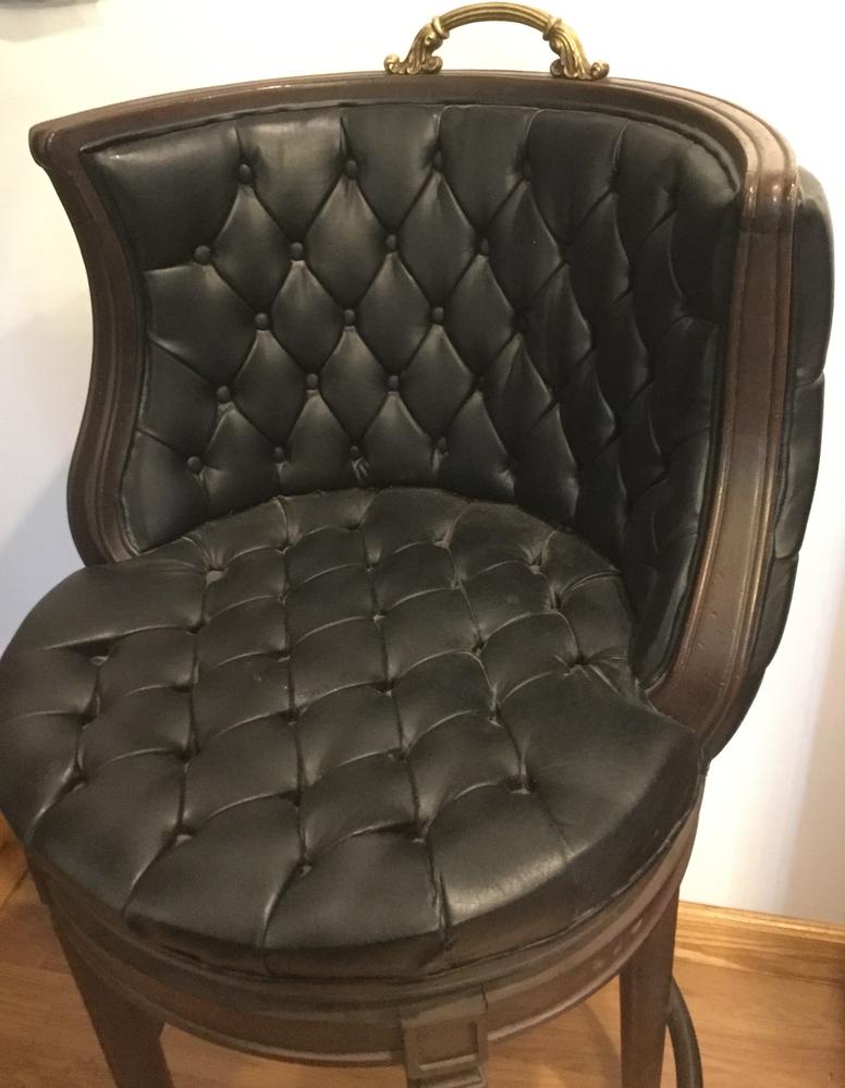 Trying To Id Leather Bar Stool W Seng Chicago Swivel