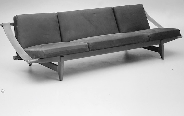 sofa1.jpg