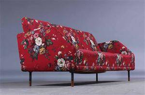 1562589288-2212006-finn-juhl-tre-pers-sofa-model_300.jpg