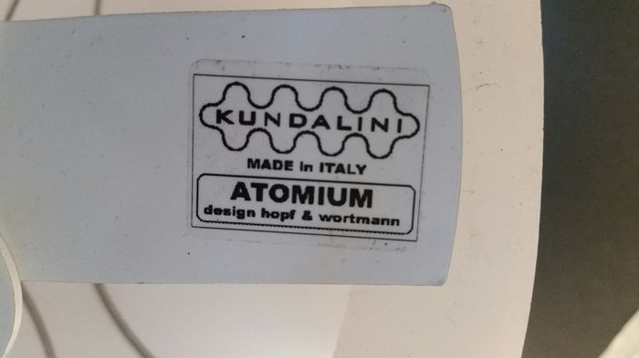 1618394960-atomium-lamp.jpg