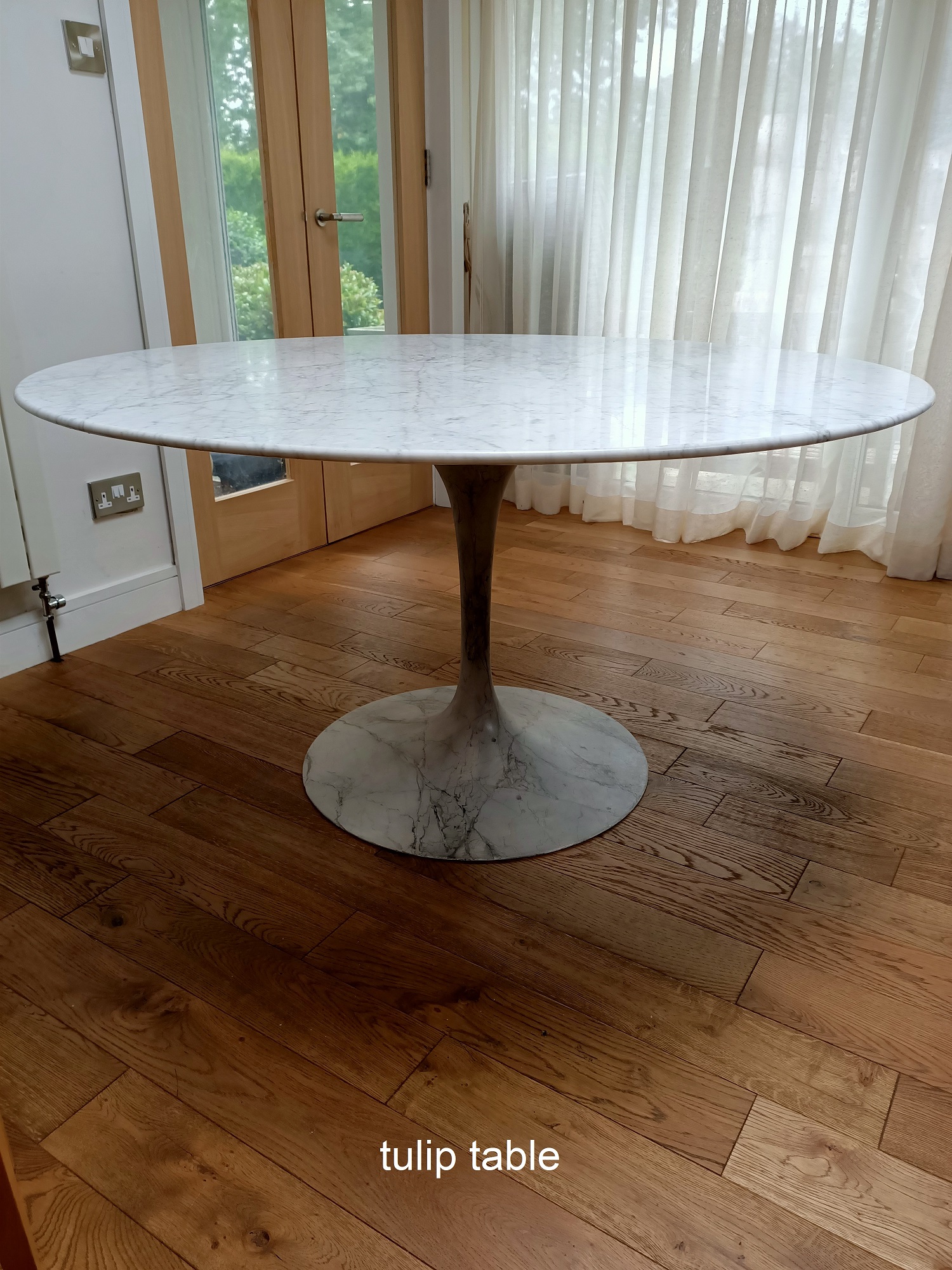 1632499409-tulip-table.jpg