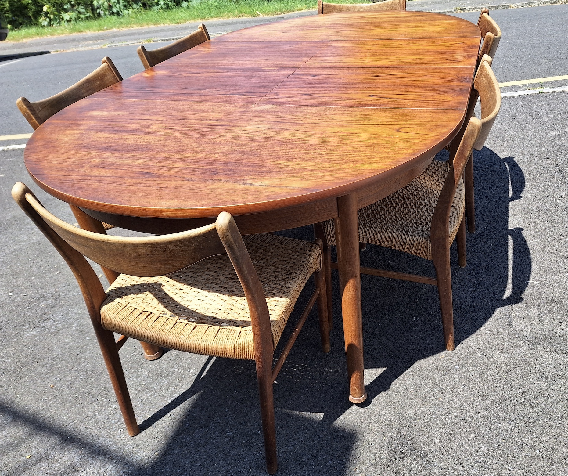 1685956714-Teak-Table-1.jpg