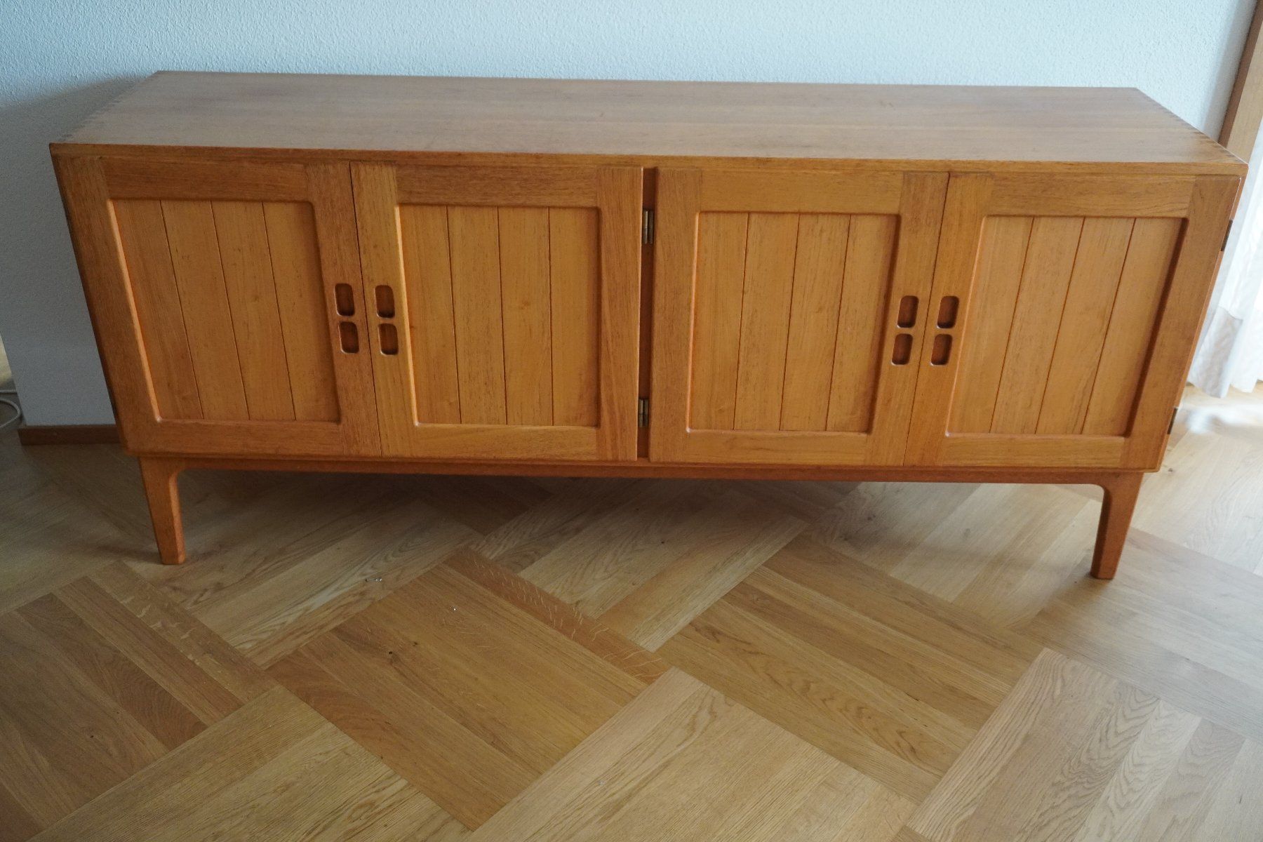 1697989385-sideboard2.jpg